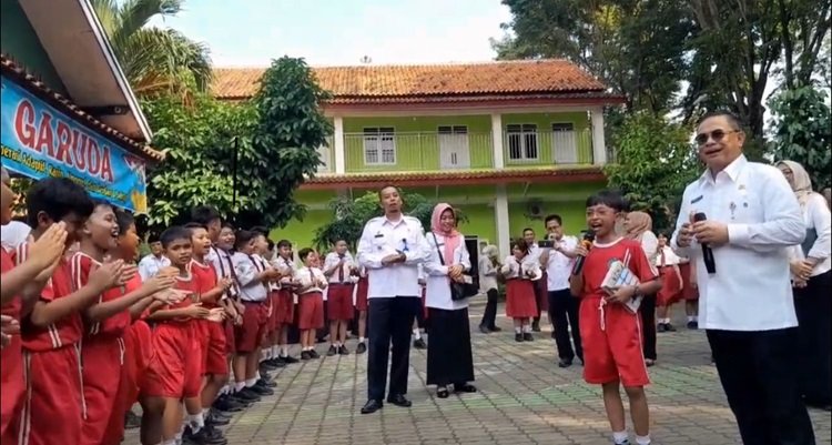 Bupati Pati Sudewo Masuk Sekolah-Sekolah di Kabupaten Pati