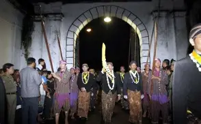 Tradisi Malam 1 Suro