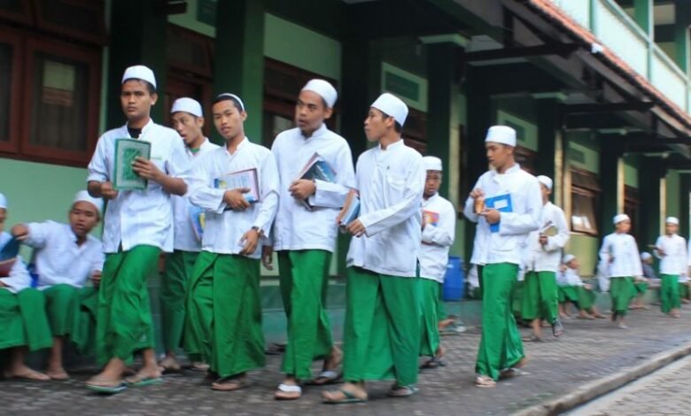 Beasiswa Pesantren Obah, Jateng Gandeng 40 Kampus