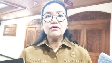 Wali Kota Semarang Agustina Wilujeng Pamestuti saat diwawancara soal dana operasional RT di Kota Semarang. (Lingkartv.com)