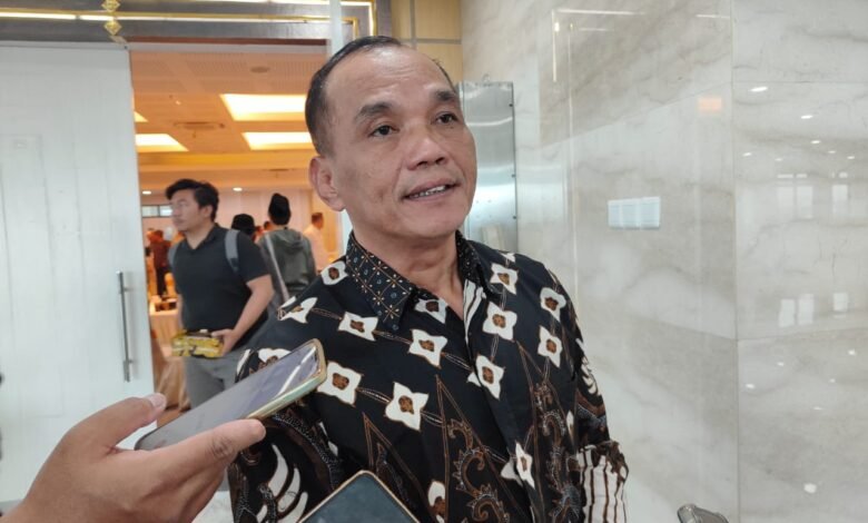 Ketua DPRD Jawa Tengah : Sumanto saat diwawancara soal beras oplosan di Jawa Tengah. (Lingkartv.com)