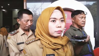 Bupati Demak = Eisti’anah saat diwawancarai soal progres Sekolah Rakyat di Demak. (Lingkartv.com)
