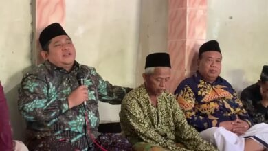 DPRD Demak mengunjungi guru madin yang dimintai denda. Ketua DPRD sayangkan bentuk kriminalisasi! (Lingkartv.com)