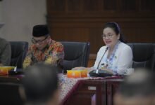Wali kota Semarang Agustina Wilujeng Pramestuti saat memberikan pengarahan di ruang Lokakrida, Balai Kota, belum lama ini. (Lingkartv.com)